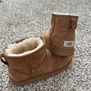 UGG Women's Classic Mini II
